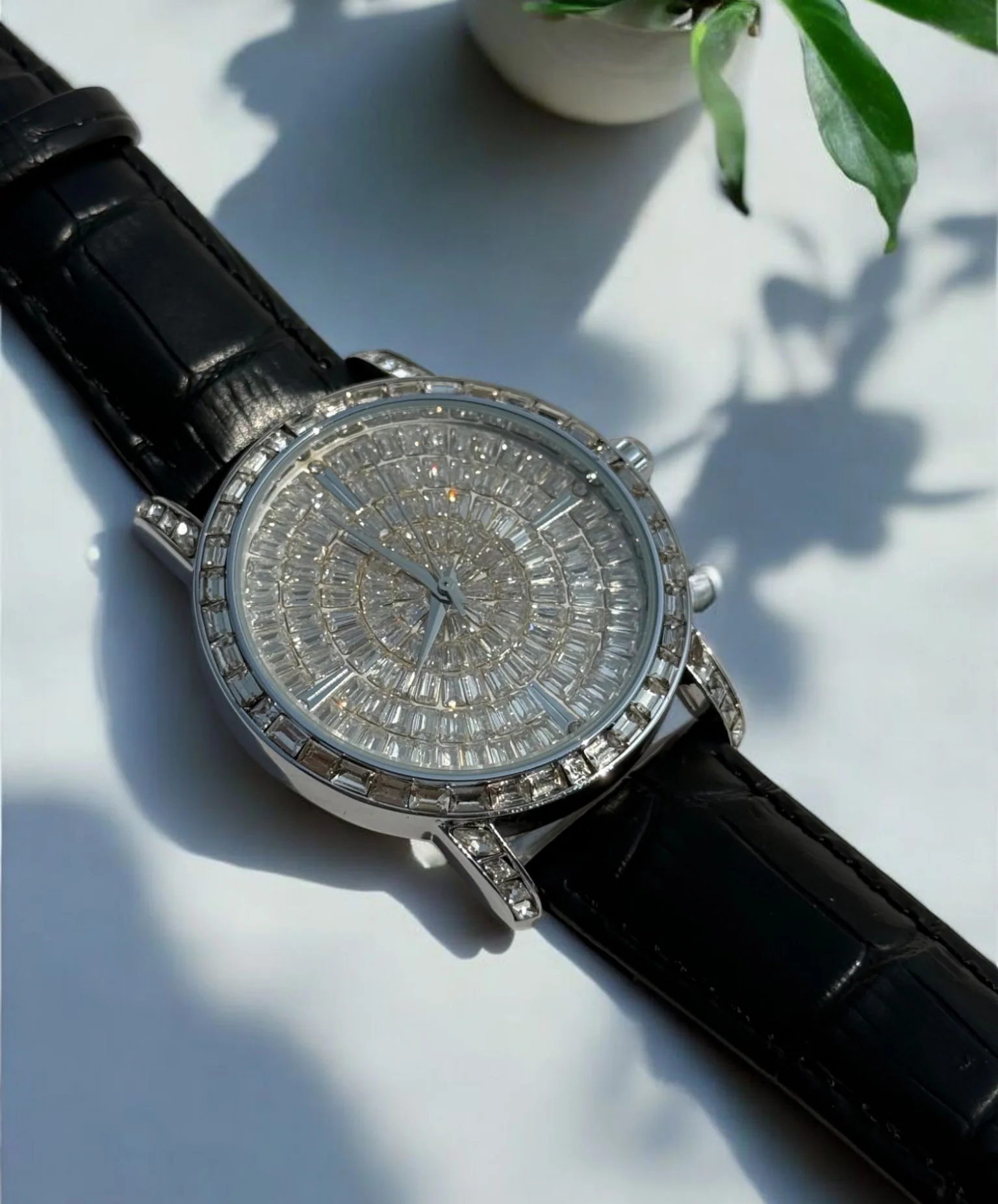 Yikai Crystal Stone Iced-Out Watch - Premium Straps Watch