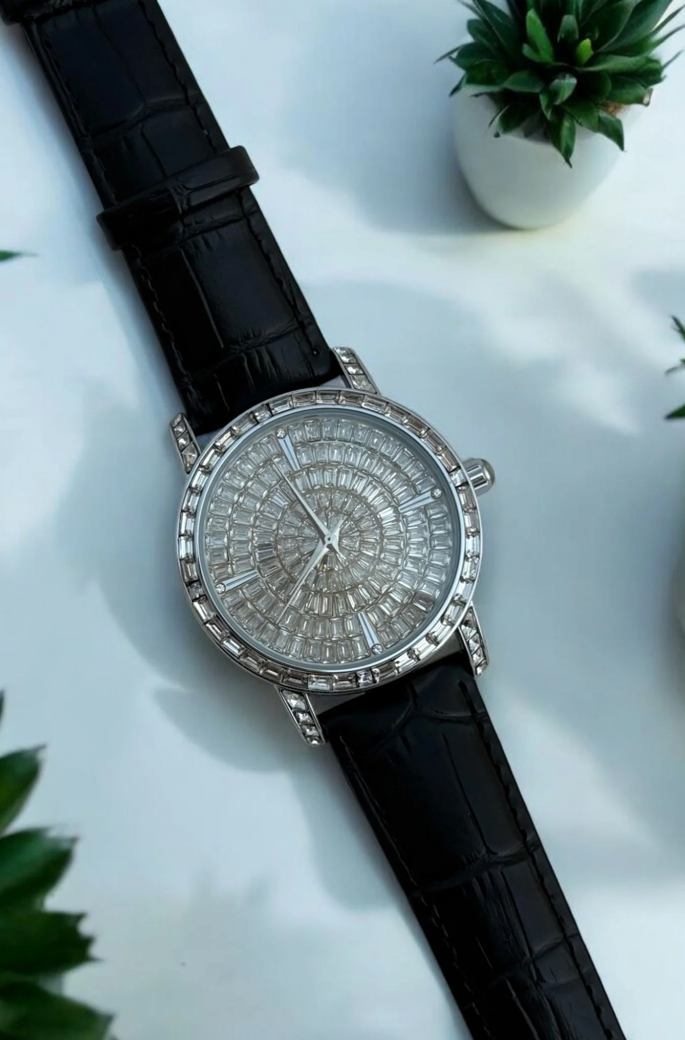 Yikai Crystal Stone Iced-Out Watch - Premium Straps Watch