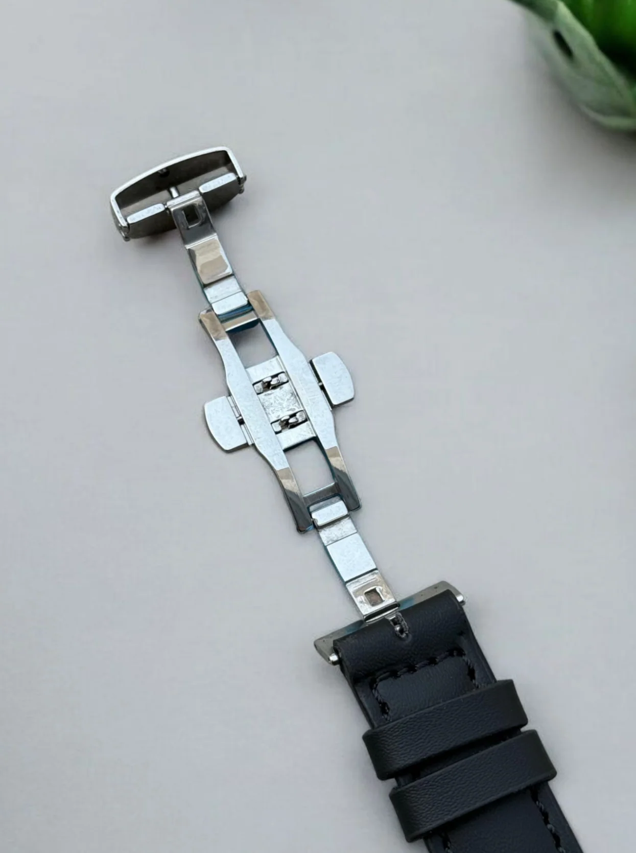 EDI-Cas Chronograph Watch - Stainless Steel Dial Case